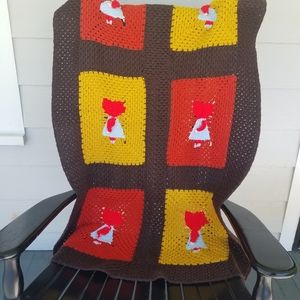 Vintage 70s Crochet Lap Blanket Bonnet Girl Design Fall Colors 50"×30"